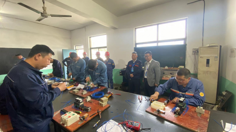 �����������ܹ�����а��������ͻ�����ҵ��Ⱥ���վ����ߵ�ʮ�조ͬ�˱���ְ�����մ���